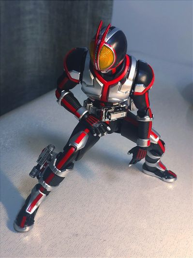 S.H.Figuarts 假面骑士555 机动摩托人