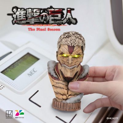 进击的巨人 最终季 铠之巨人 立体造型悠游卡