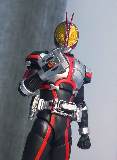 S.H.Figuarts 假面骑士555 机动摩托人