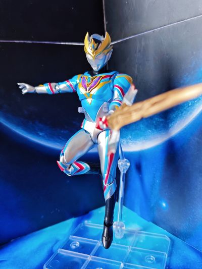 S.H.Figuarts  德凯奥特曼  强壮型