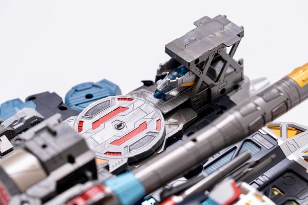 戴亚克隆 DA-95 基地机器人：陆地机动战舰