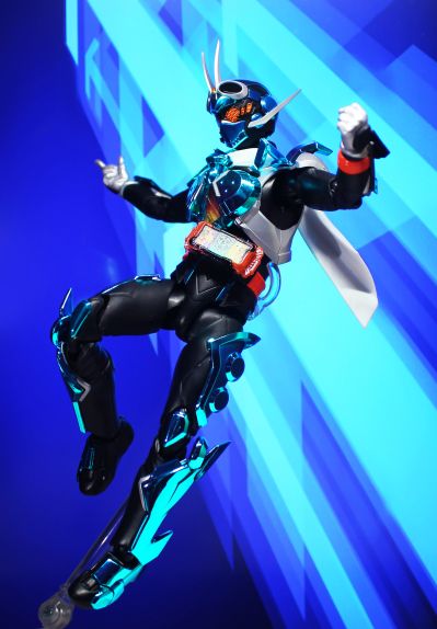 S.H.Figuarts 假面骑士歌查德 蒸汽蝗虫