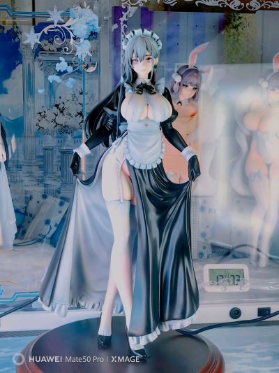 黑发女仆