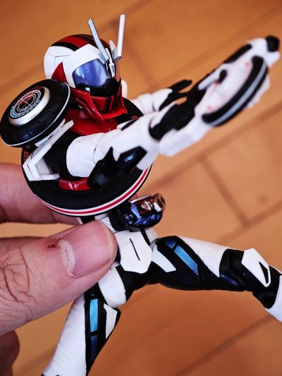 S.H.Figuarts 假面骑士驰骑 假面骑士白热马赫