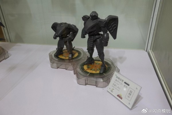 铁甲小宝系列 蟑螂恶霸