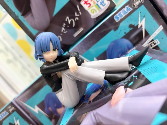 孤独摇滚！ 小坐系列奖品人偶 “山田凉”