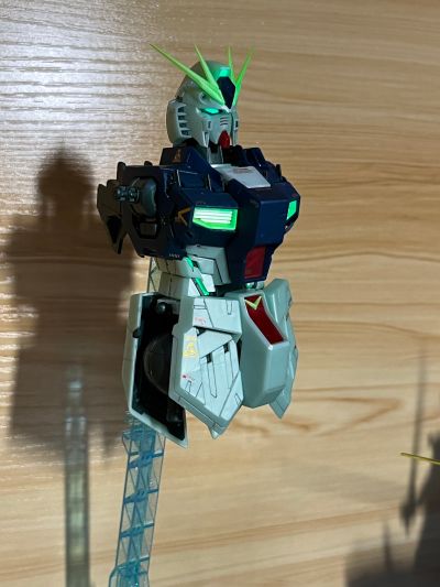 MG 1/100   福冈高达公园专属商品 ν高达 Ka版 (精神感应框架启动配色)