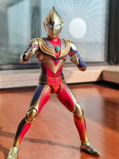 S.H.Figuarts(真骨雕制法) 闪耀迪迦
