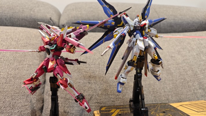METAL ROBOT魂 机动战士高达SEED Destiny ZGMF-X20A 强袭自由高达 光之翼＆光束特效套装