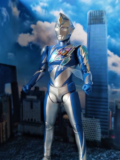 S.H.Figuarts  德凯奥特曼  强壮型