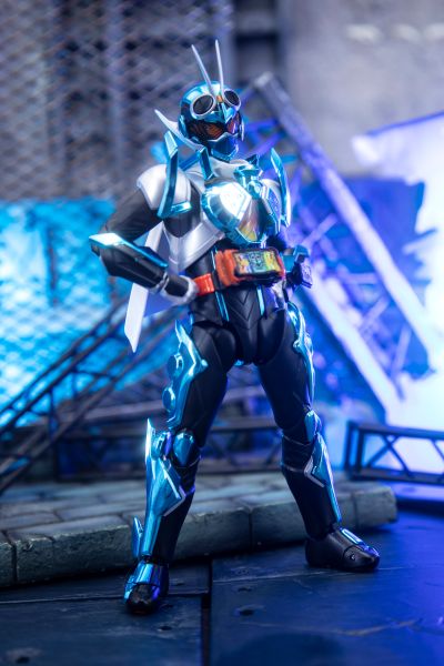 S.H.Figuarts 假面骑士歌查德 蒸汽蝗虫