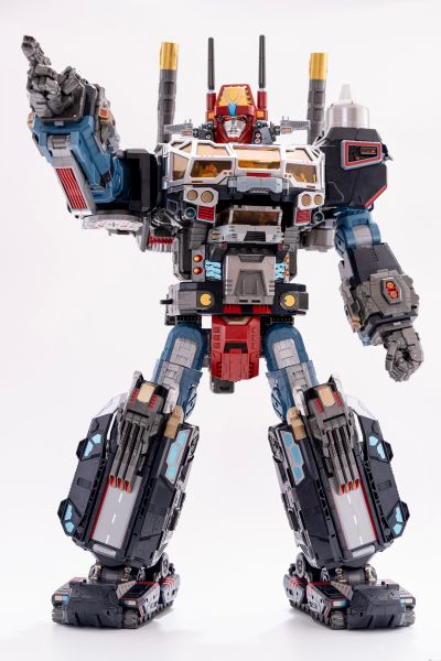 戴亚克隆 DA-95 基地机器人：陆地机动战舰