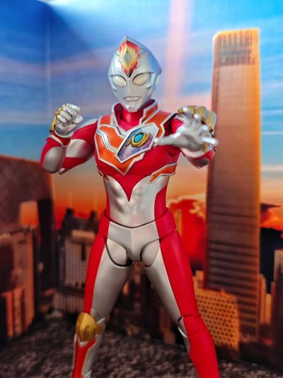 S.H.Figuarts  德凯奥特曼  强壮型