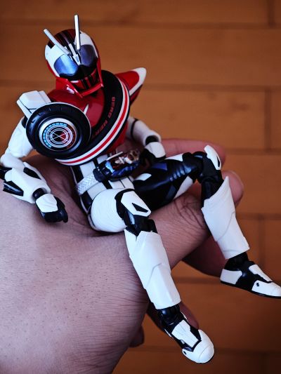 S.H.Figuarts 假面骑士驰骑 假面骑士白热马赫