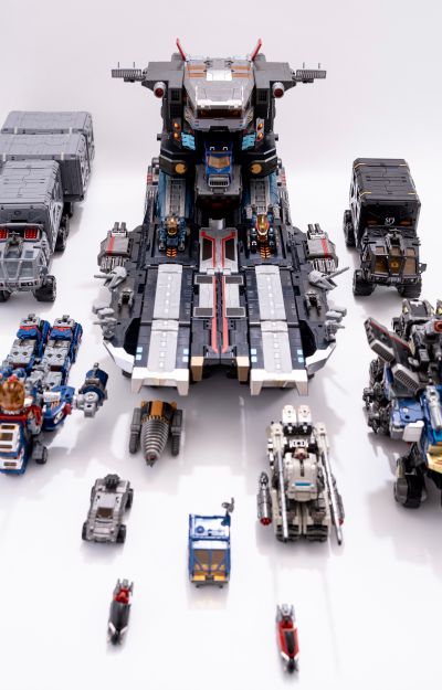 戴亚克隆 DA-95 基地机器人：陆地机动战舰