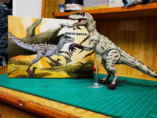 172862 “零集易动”系列 白皇后 超可动恐龙