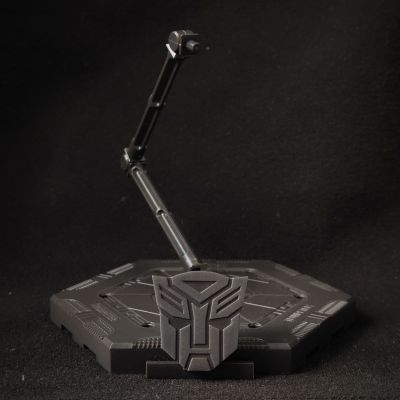 编号：08111 大黄蜂 擎天柱