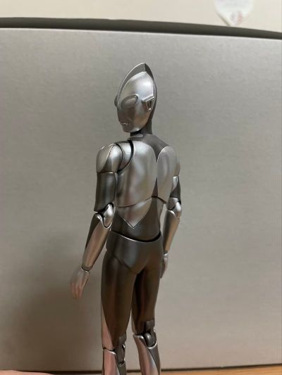 MAFEX 编号221 新·奥特曼 奥特曼（首次降临）