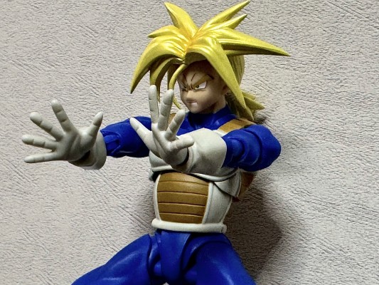 S.H.Figuarts  超级赛亚人特兰克斯-身藏超凡之力-