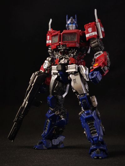 编号：08111 大黄蜂 擎天柱