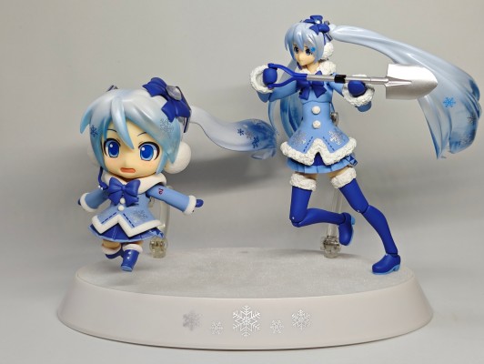 figma #EX-39 VOCALOID 初音未来 雪初音2012 毛绒绒外套Ver.