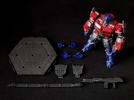 编号：08111 大黄蜂 擎天柱