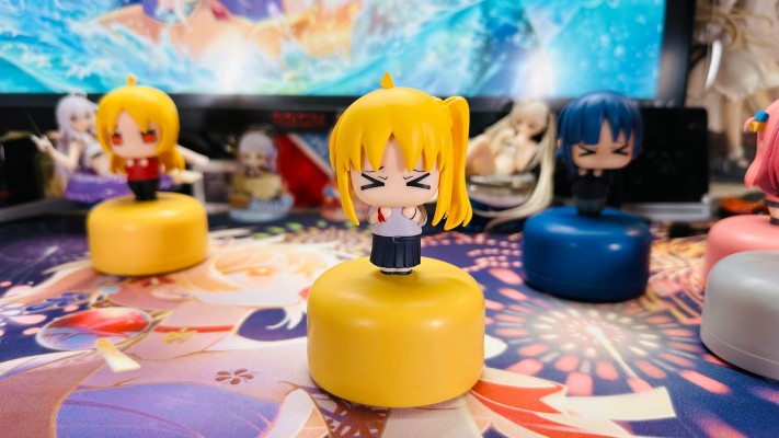 开摆系列 孤独摇滚！摇头摆件