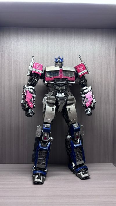 3Z0432 DLX 变形金刚：超能勇士崛起 擎天柱