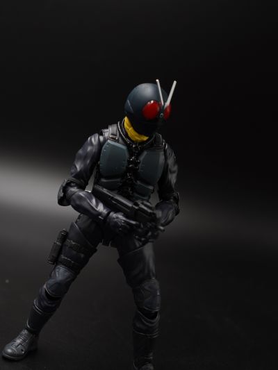 S.H.Figuarts 大量出没型变异飞蝗改造人（新·假面骑士）