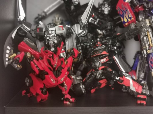 变形金刚电影大师级 MPM-11D  救护车（变形金刚3）