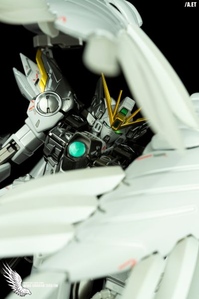 MG  1/100 高达基地专属商品  飞翼高达零式·无尽的华尔兹 Ka版 [钛金质感]