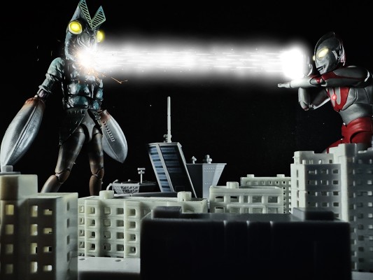 S.H.Figuarts  巴尔坦星人 打击侵略者版（第二集）