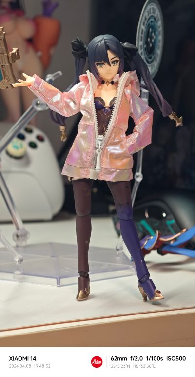 炫彩浅粉色布制外套