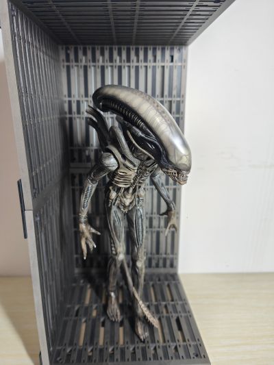 ARTFX+ 外星人 ビッグチャップ