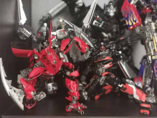 变形金刚电影大师级 MPM-11D  救护车（变形金刚3）