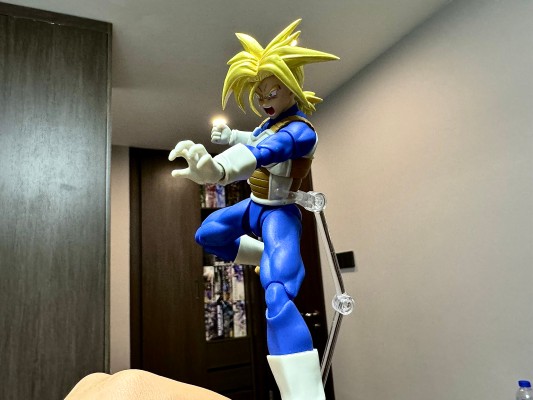 S.H.Figuarts  超级赛亚人特兰克斯-身藏超凡之力-