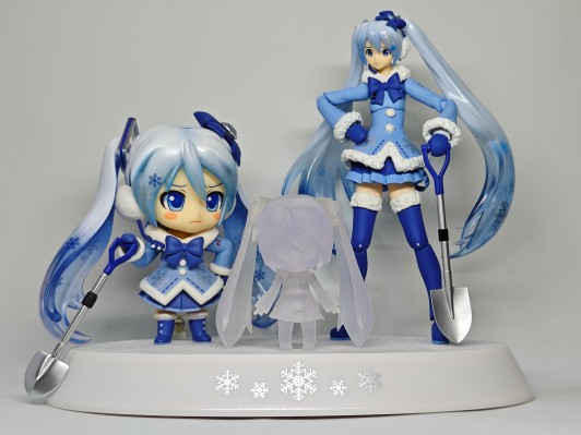 figma #EX-39 VOCALOID 初音未来 雪初音2012 毛绒绒外套Ver.