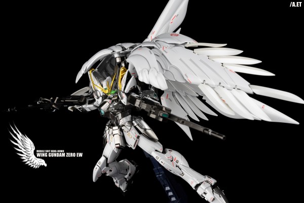 MG  1/100 高达基地专属商品  飞翼高达零式·无尽的华尔兹 Ka版 [钛金质感]