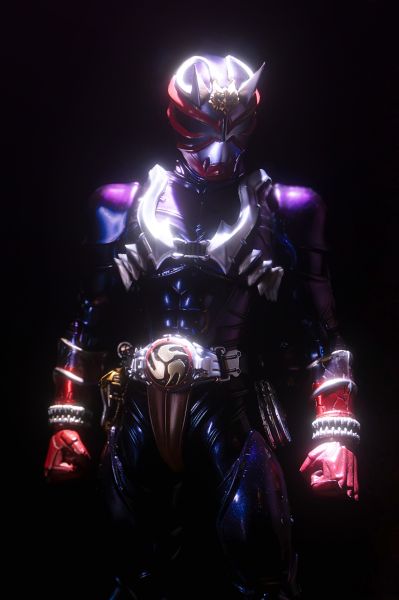 S.H.Figuarts（真骨雕制法）  假面骑士响鬼