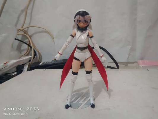 S.H.Figuarts 腼腆英雄 SHY