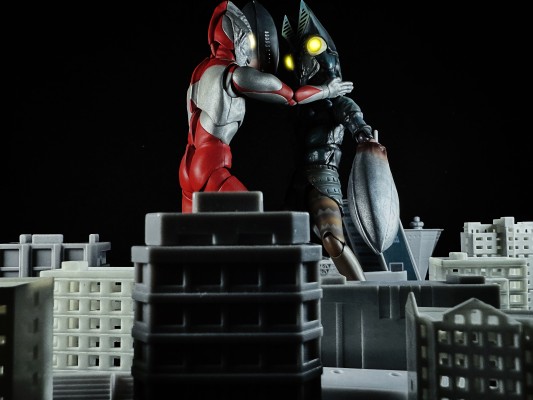 S.H.Figuarts  巴尔坦星人 打击侵略者版（第二集）