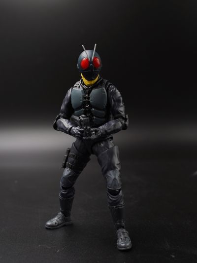 S.H.Figuarts 大量出没型变异飞蝗改造人（新·假面骑士）