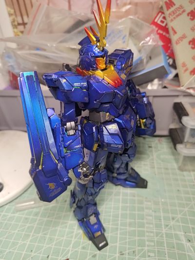 MG 1/100 机动战士高达UC  RX-0 独角兽高达2号机 报丧女妖 Titanium Finish