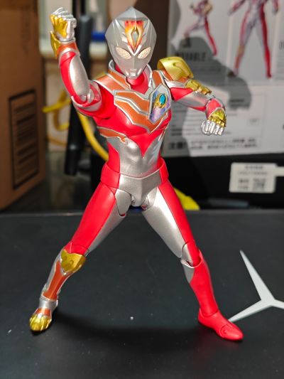 S.H.Figuarts  德凯奥特曼  强壮型