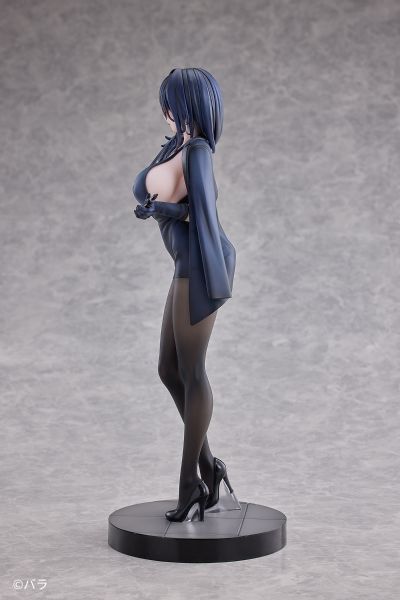 横山石见 黑礼服