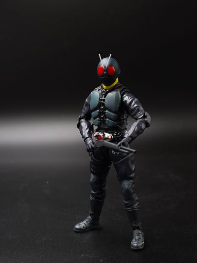 S.H.Figuarts 大量出没型变异飞蝗改造人（新·假面骑士）