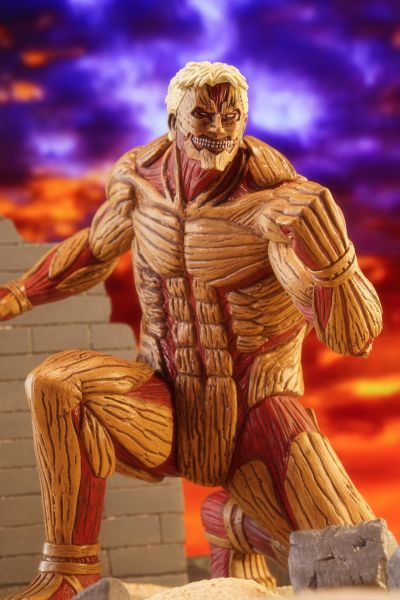 POP UP PARADE 进击的巨人 莱纳·布朗 铠之巨人形态