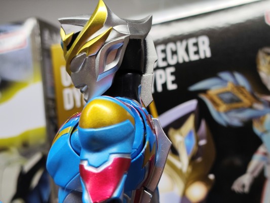 S.H.Figuarts 德凯奥特曼  强劲型