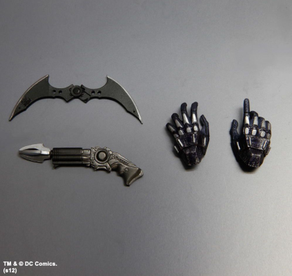 PLAY ARTS改 蝙蝠侠：阿卡姆疯人院 装甲蝙蝠侠