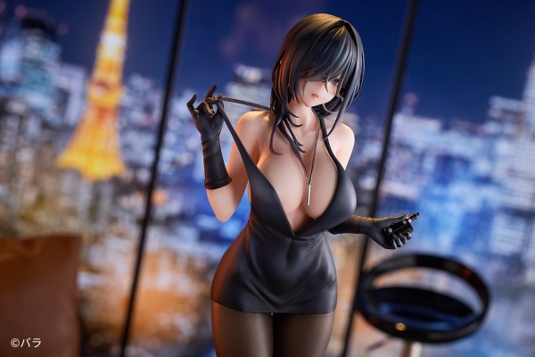横山石见 黑礼服